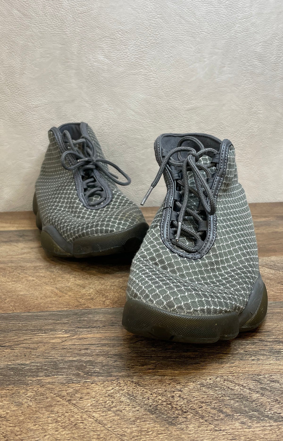 Nike Air Jordan Horizon Dark Grey Wolf Grey Sneakers 823581-003 Men's Size 8.5