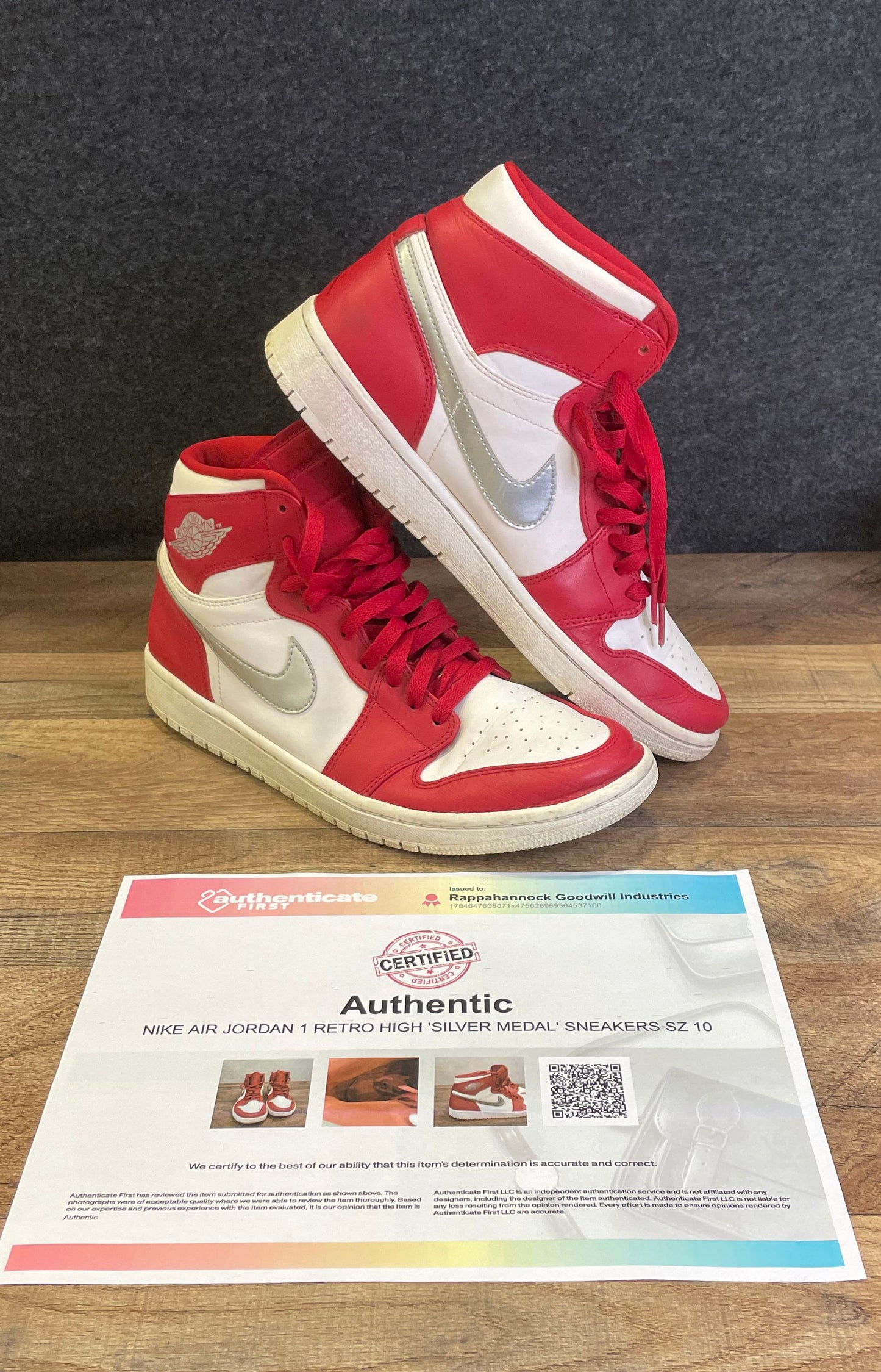 Nike Air Jordan 1 Retro High Silver Medal Gym Red White Size 10 COA