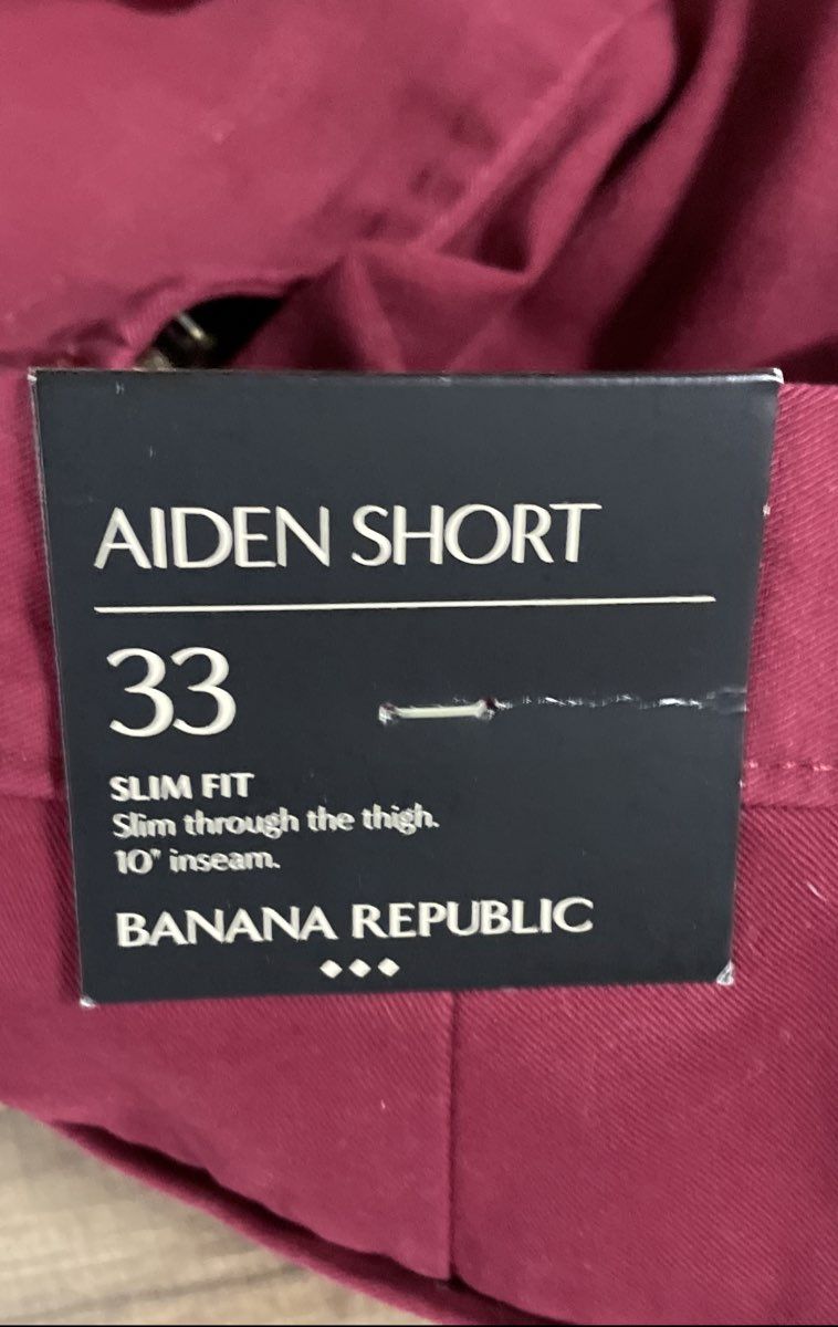 Banana Republic Men's Red Aiden Shorts Slim Fit 10" Inseam Cotton Sz 33 NWT