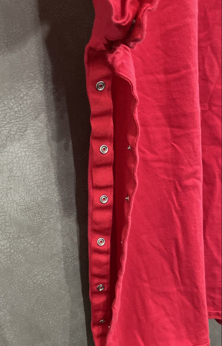Inspired Comforts Men's Red Adaptive Side Snap Post Surgery T-Shirt V-Neck Sz L