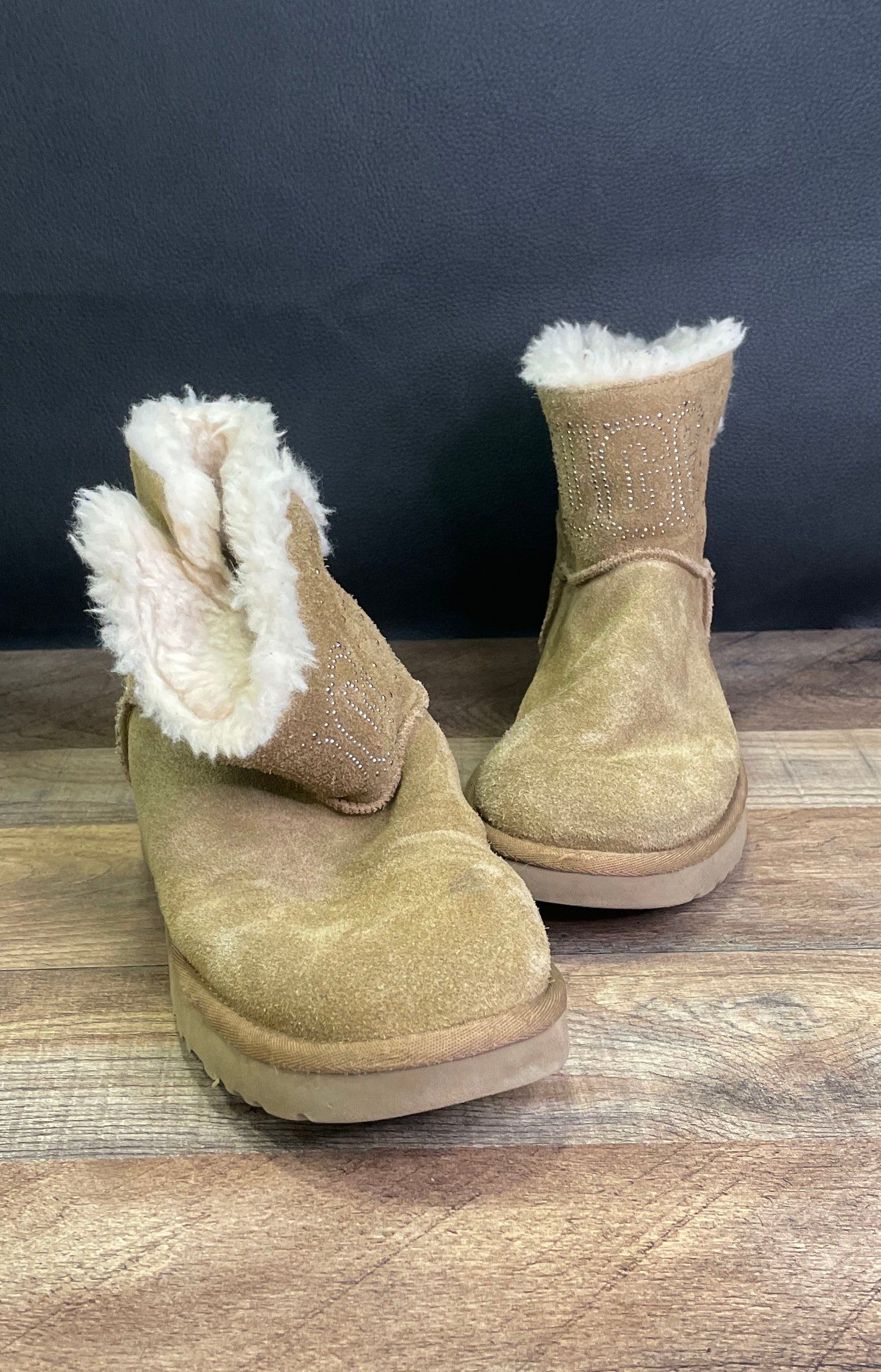 UGG Classic Short Bling Crystal U Logo Chestnut Suede Boots Women's Size 7