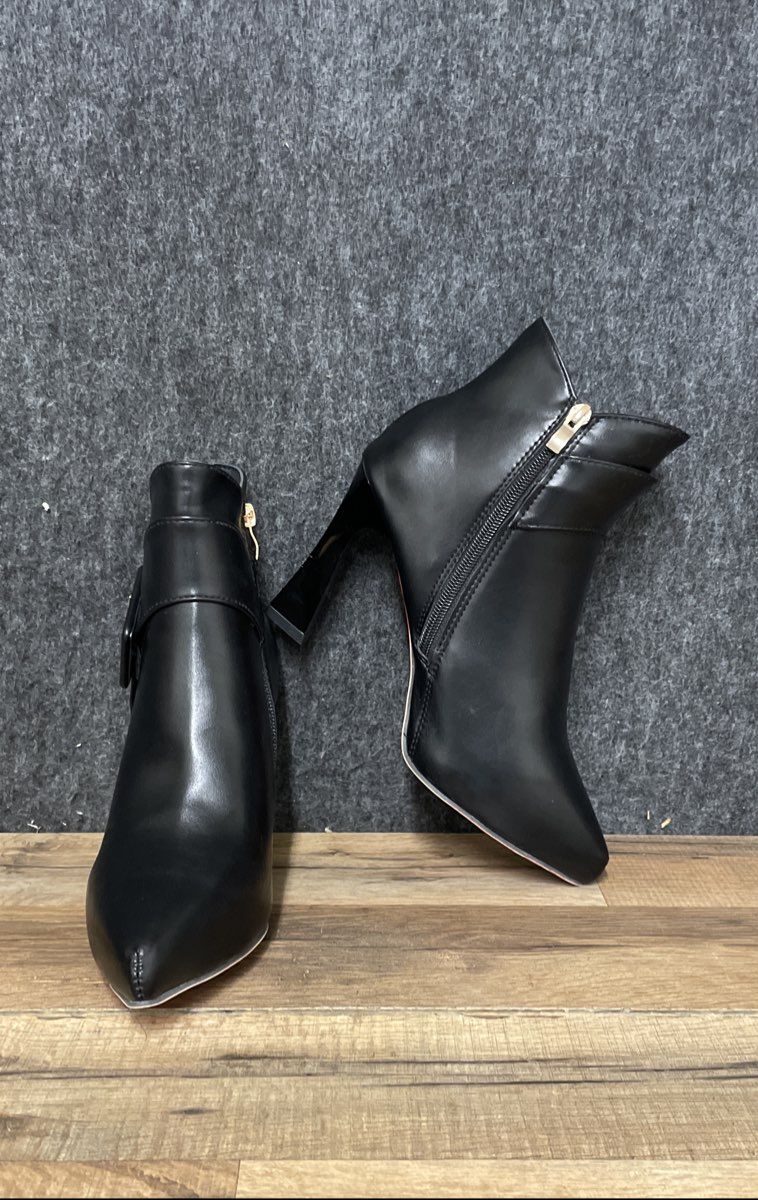 DS Black Faux Leather Pointed Toe Buckle Ankle Booties Size 38 EU 7.5 US