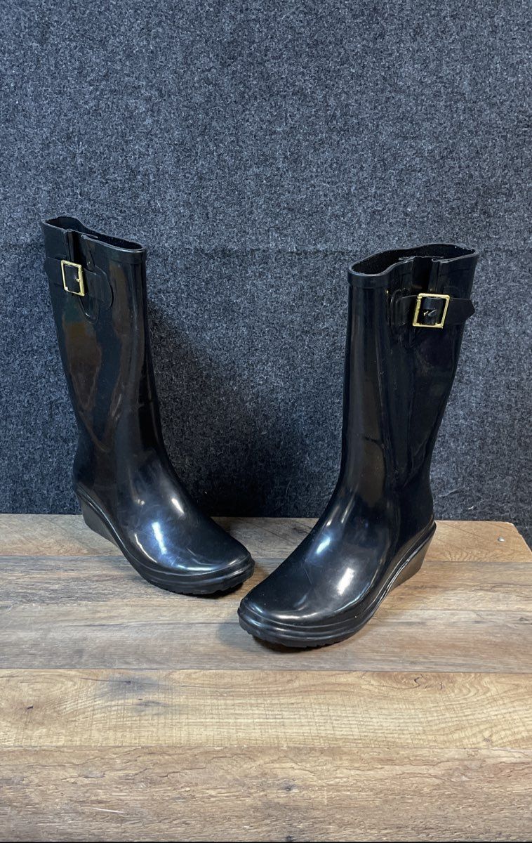 Alley Black Glossy Rubber Wedge Rain Boots Gold Buckle Size 9M