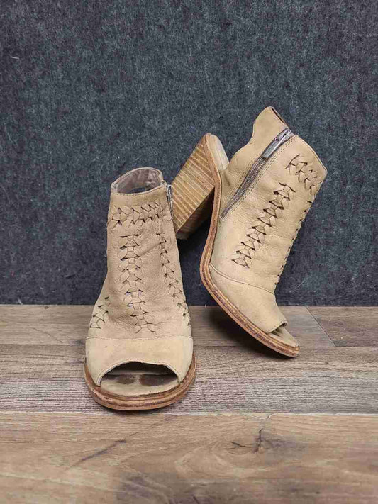 Vince Camuto Katri Tan Leather Peep Toe Block Heel Booties Size 7.5