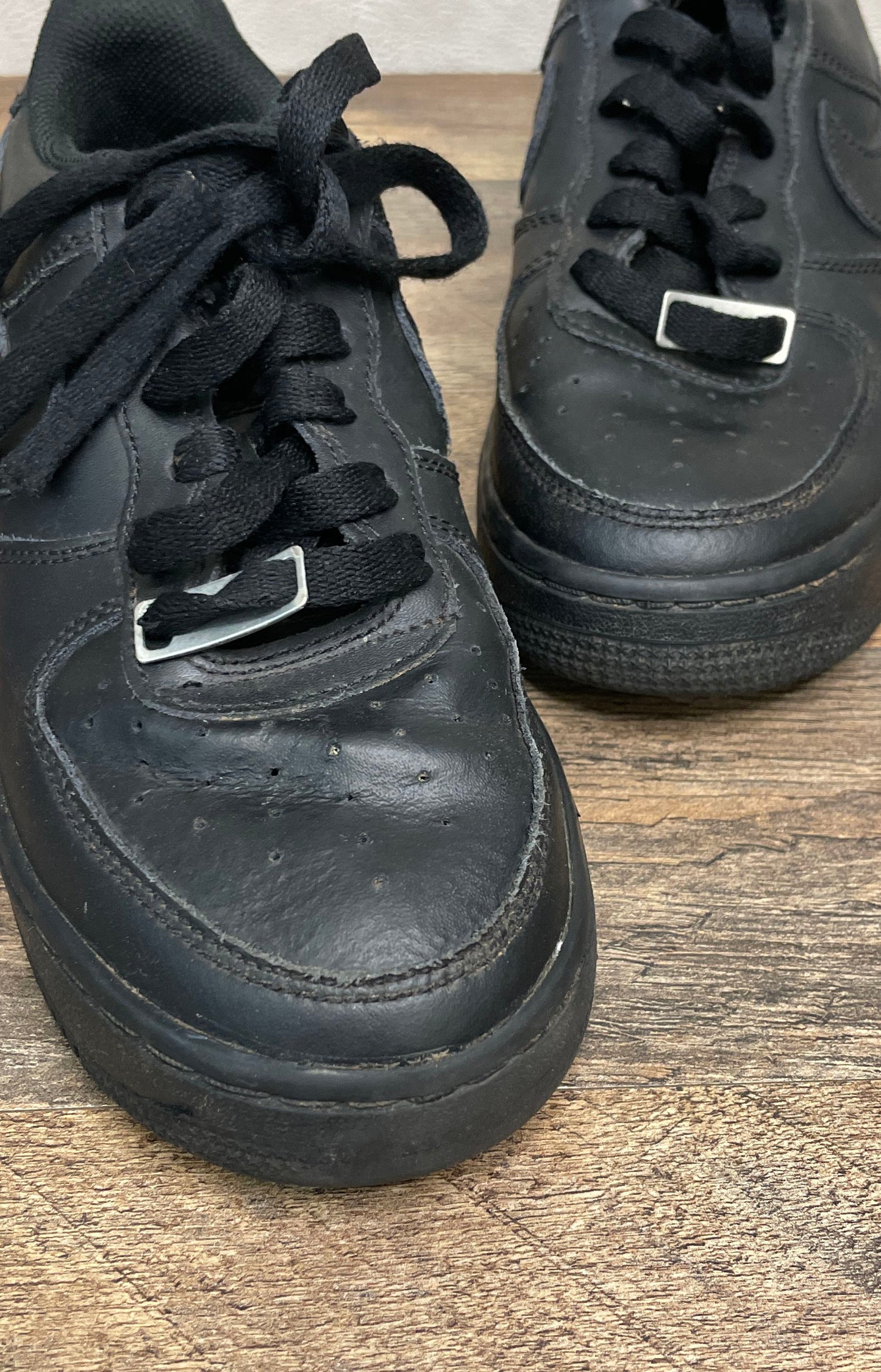 Nike Air Force 1 Low Triple Black GS Youth Sneakers Size 4.5Y