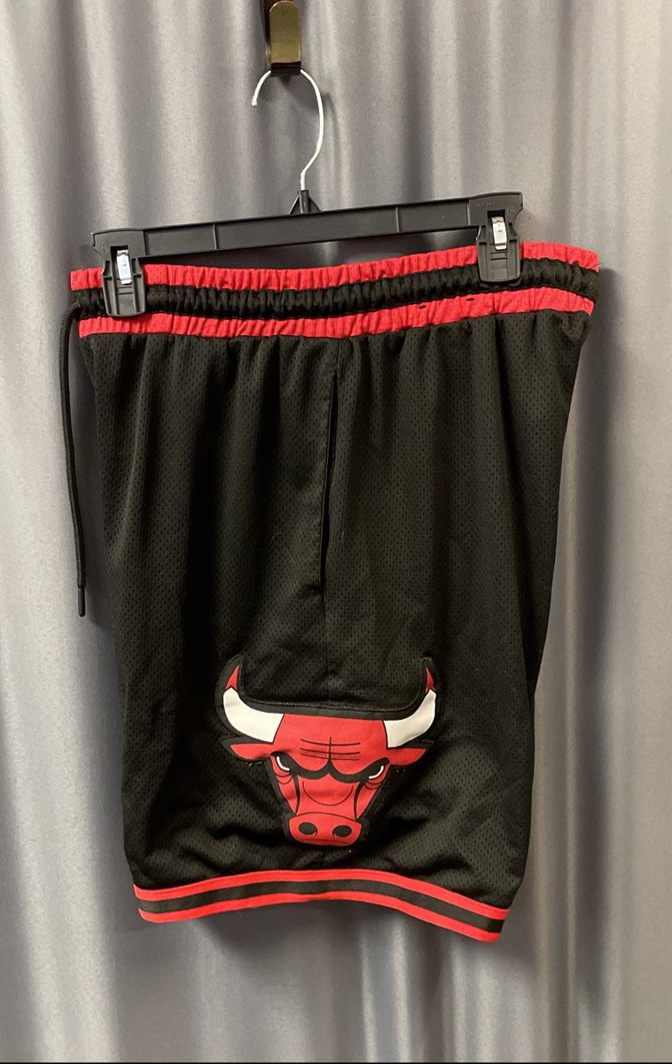 NBA Chicago Bulls Men's Basketball Shorts Black Mesh Benny The Bull Logo Sz M