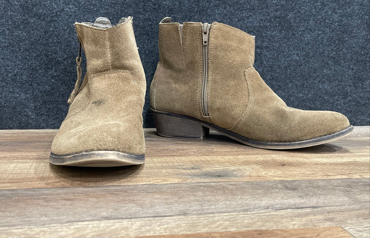 White Mountain Brown Studded Suede Side Zip Ankle Boots Women's Size 10M