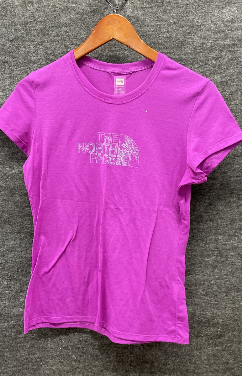 The North Face Women's Purple VaporWick Short Sleeve Graphic T-Shirt Sz S