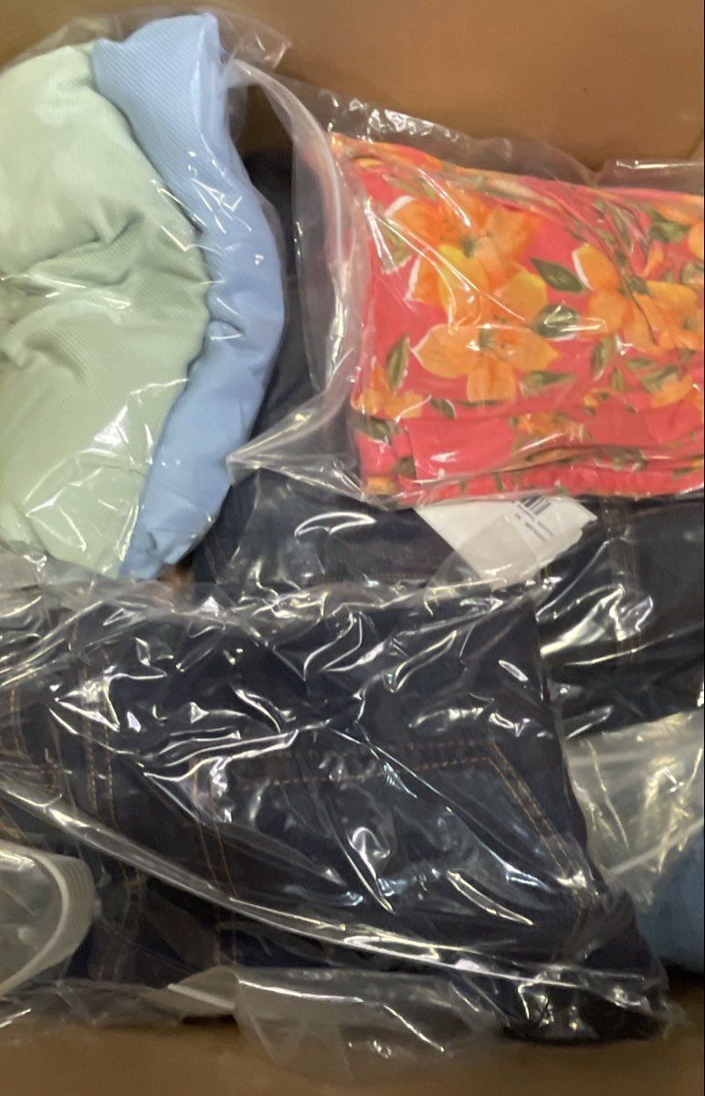 Assorted Brands Men's Women's Clothing Reseller Lot Mixed Bulk Box 23.5 Lbs