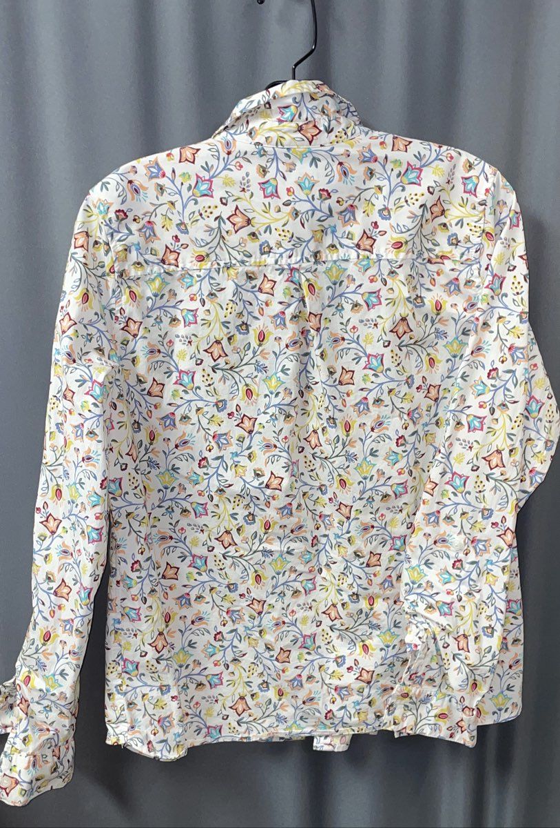 Croft & Barrow Women's White Floral Vine Button Up Stretch Cotton Shirt Size M