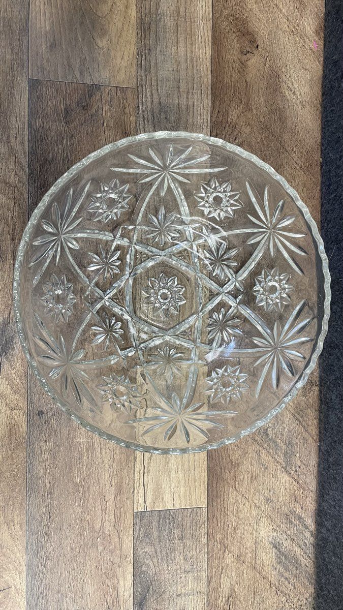 Vintage Style Anchor Hocking Early American Prescut Serving Bowl