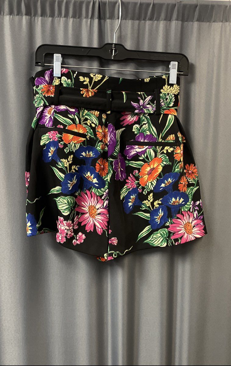 Express Women's Black Floral Extreme High Rise Shortie Pleated Skort Sz 8 NWT