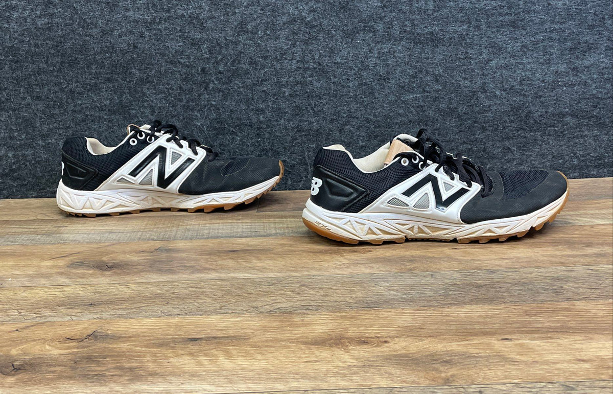 New Balance 3000v3 Black White Gum Turf Baseball Shoes Men's Size 10