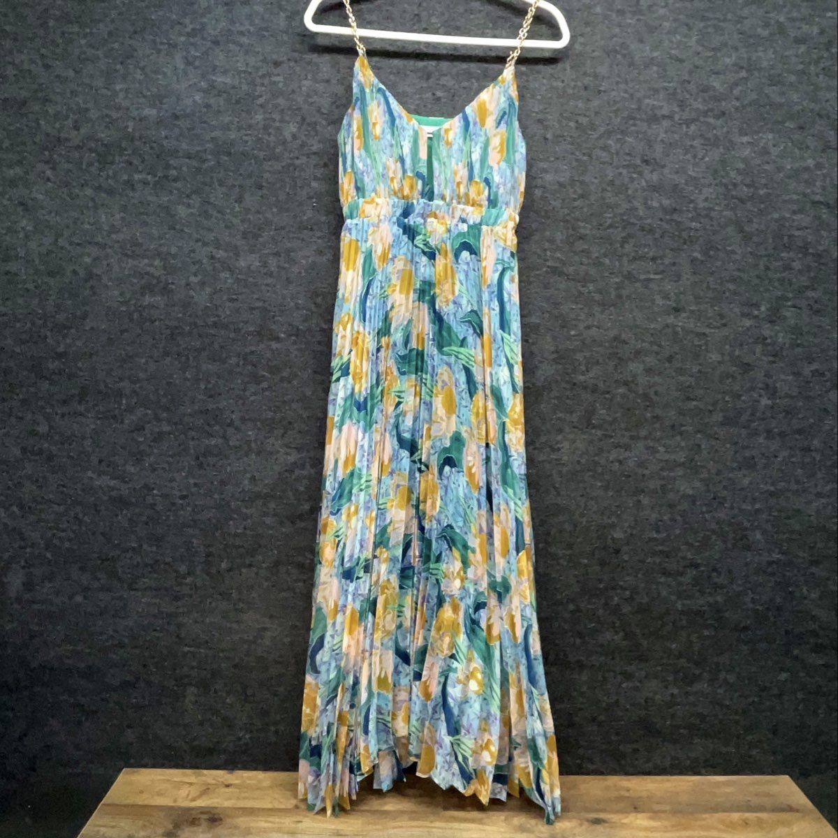 ASTR the Label Women's Floral Pleated Maxi Dress Chain Straps Size M