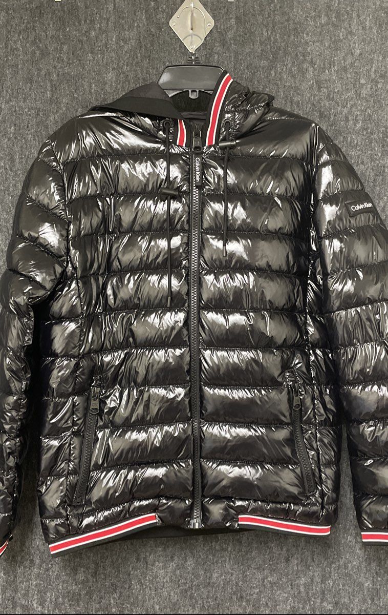 Calvin Klein Men's Black Shiny Hooded Puffer Jacket Water Resistant Sz M