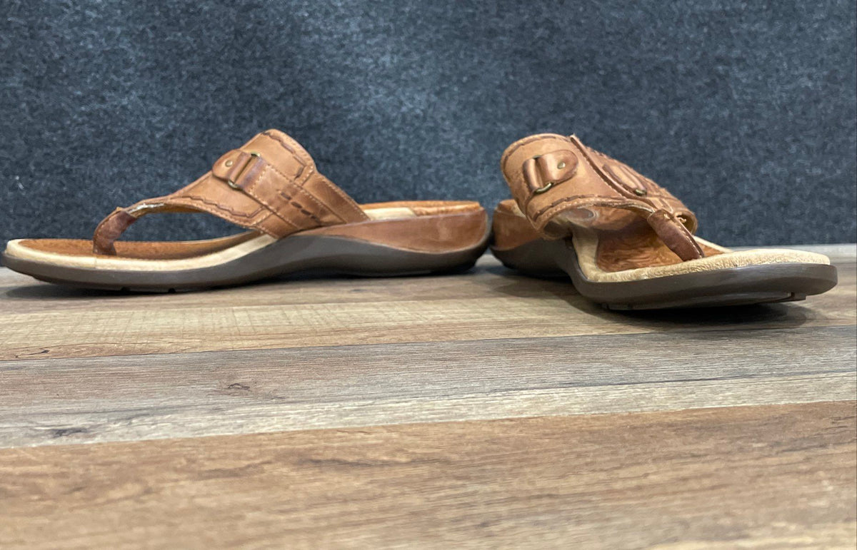 Ariat Brown Tooled Leather Flip Flop Thong Sandals Women's Size 8.5B