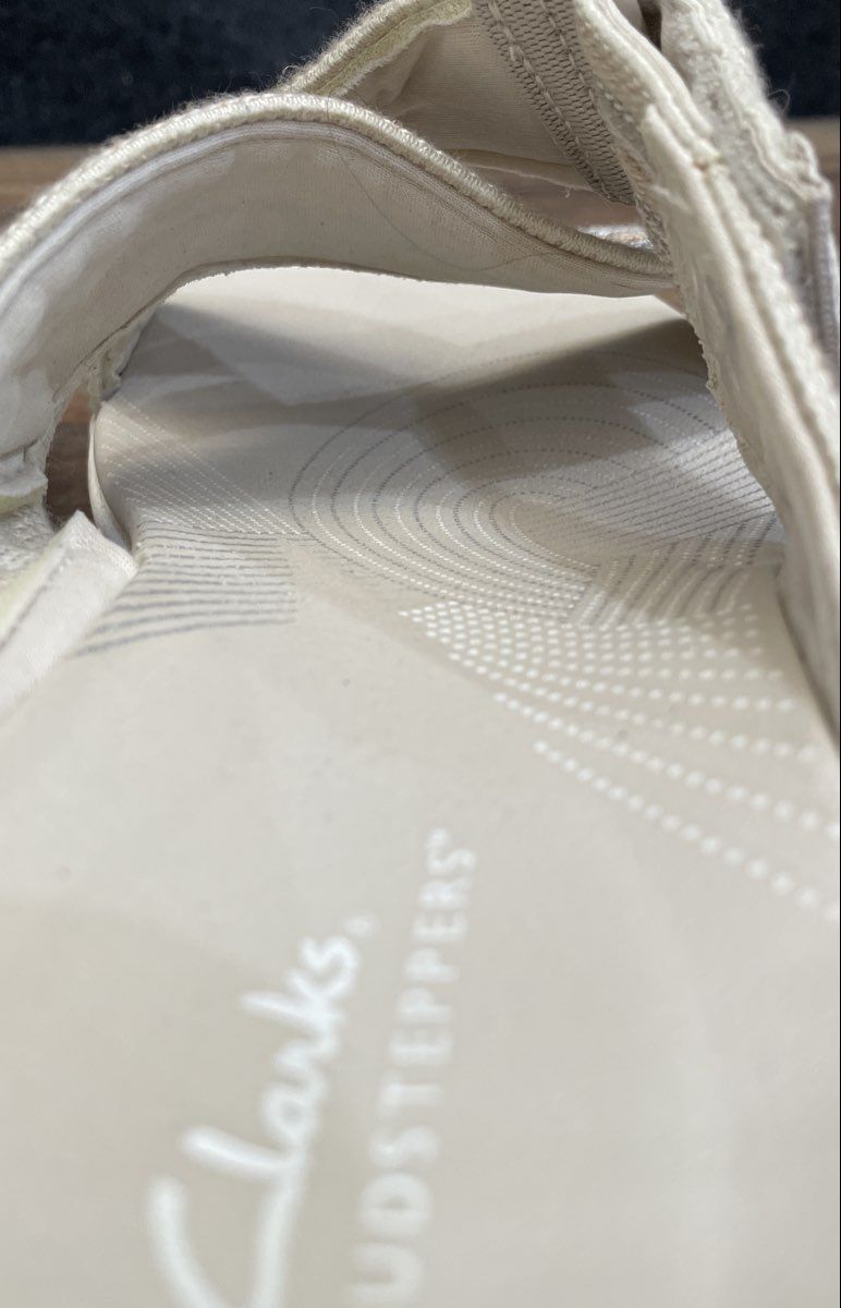 Clarks Cloudsteppers White Tan Striped Adjustable Slide Sandals Women's Size 10W
