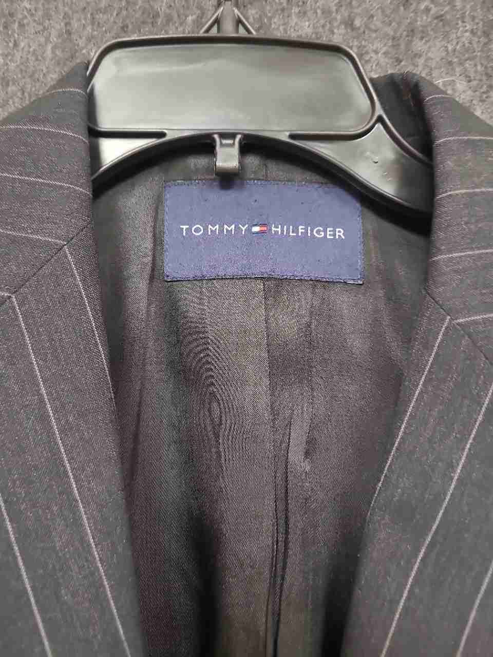 Tommy Hilfiger Men's Suit Charcoal Pinstripe 2-Button Cuffed 38x32