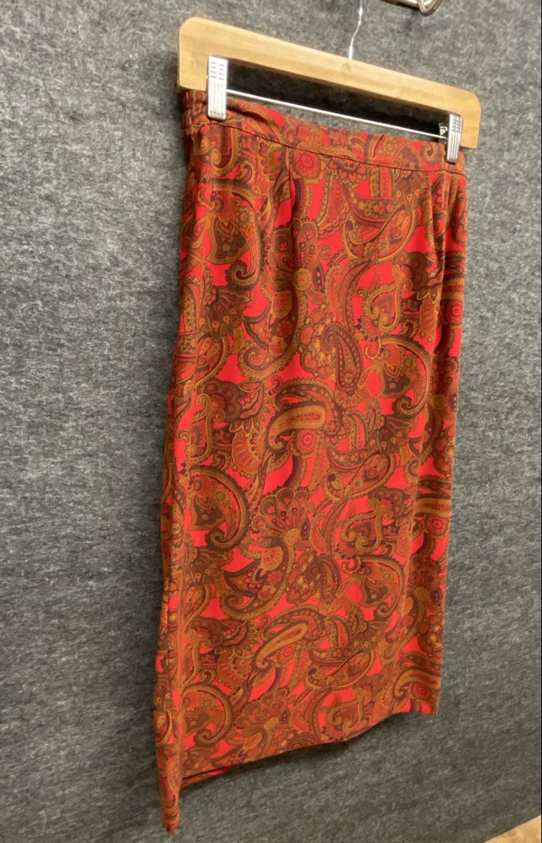 Vintage 90s Women's Red Paisley Print Midi Straight Skirt Elastic Back Waist
