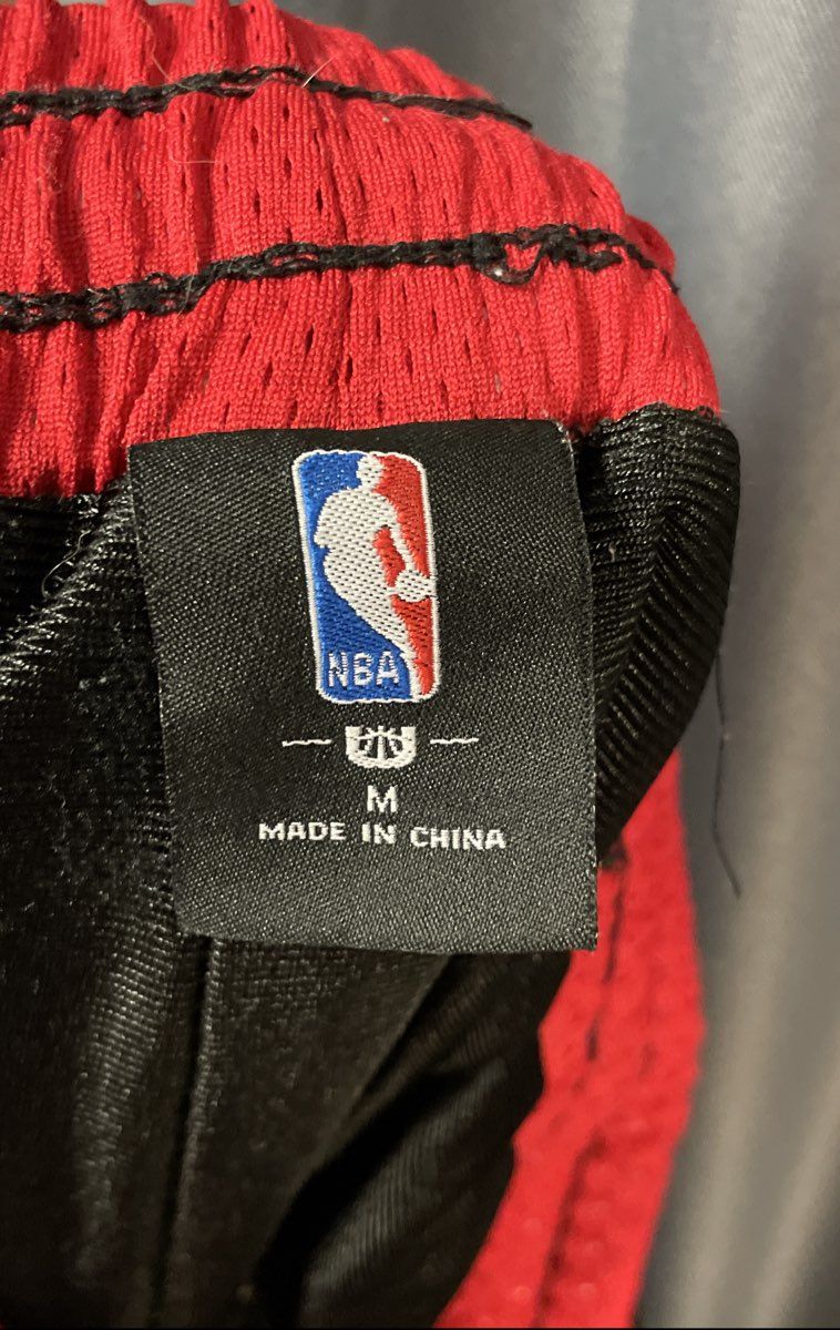 NBA Chicago Bulls Men's Basketball Shorts Black Mesh Benny The Bull Logo Sz M