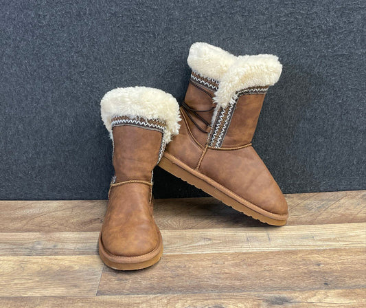 LaMO Alma Chestnut Brown Faux Fur Lined Winter Boots Women's Size 6