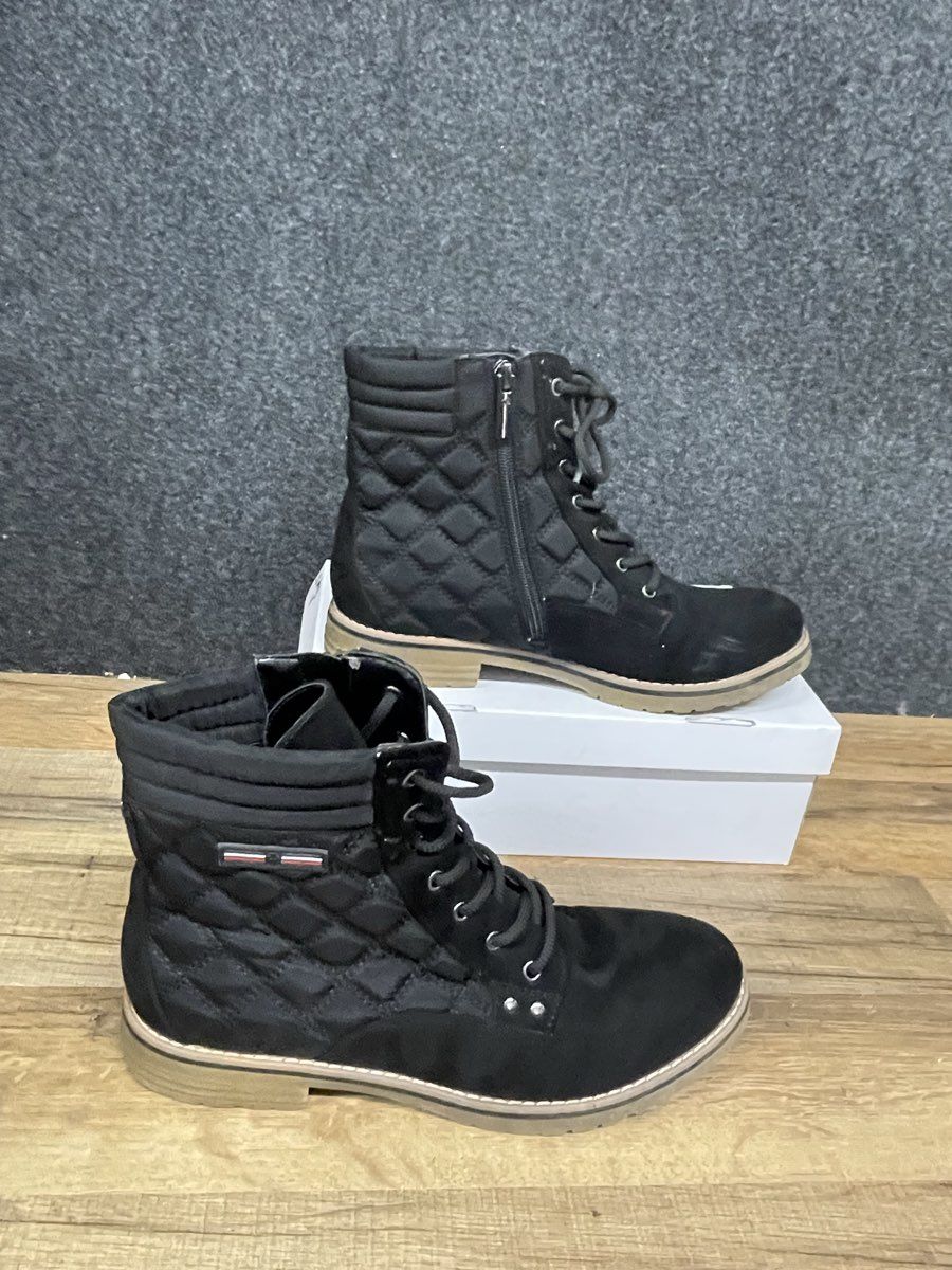 Tommy Hilfiger Black Quilted Side-Zip Combat Boots Women's Size 9.5
