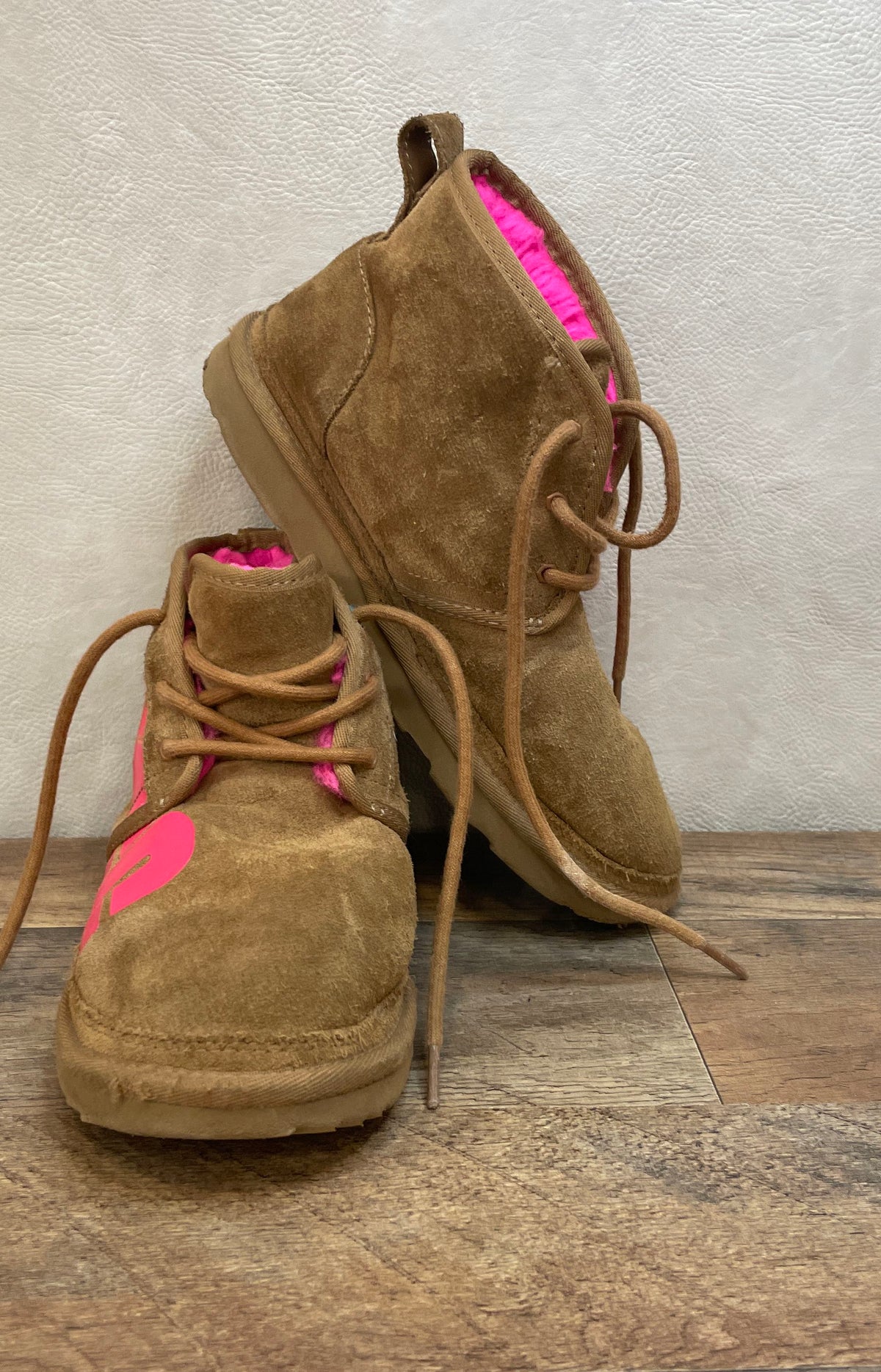 UGG Neumel Chopd Chestnut Neon Pink Suede Lace Up Boots Women's Size 5