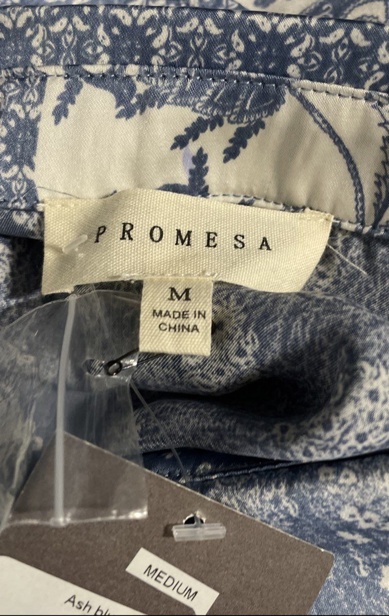 Promesa Women's Ash Blue Paisley Ruched Button Up Blouse Sz M NWT