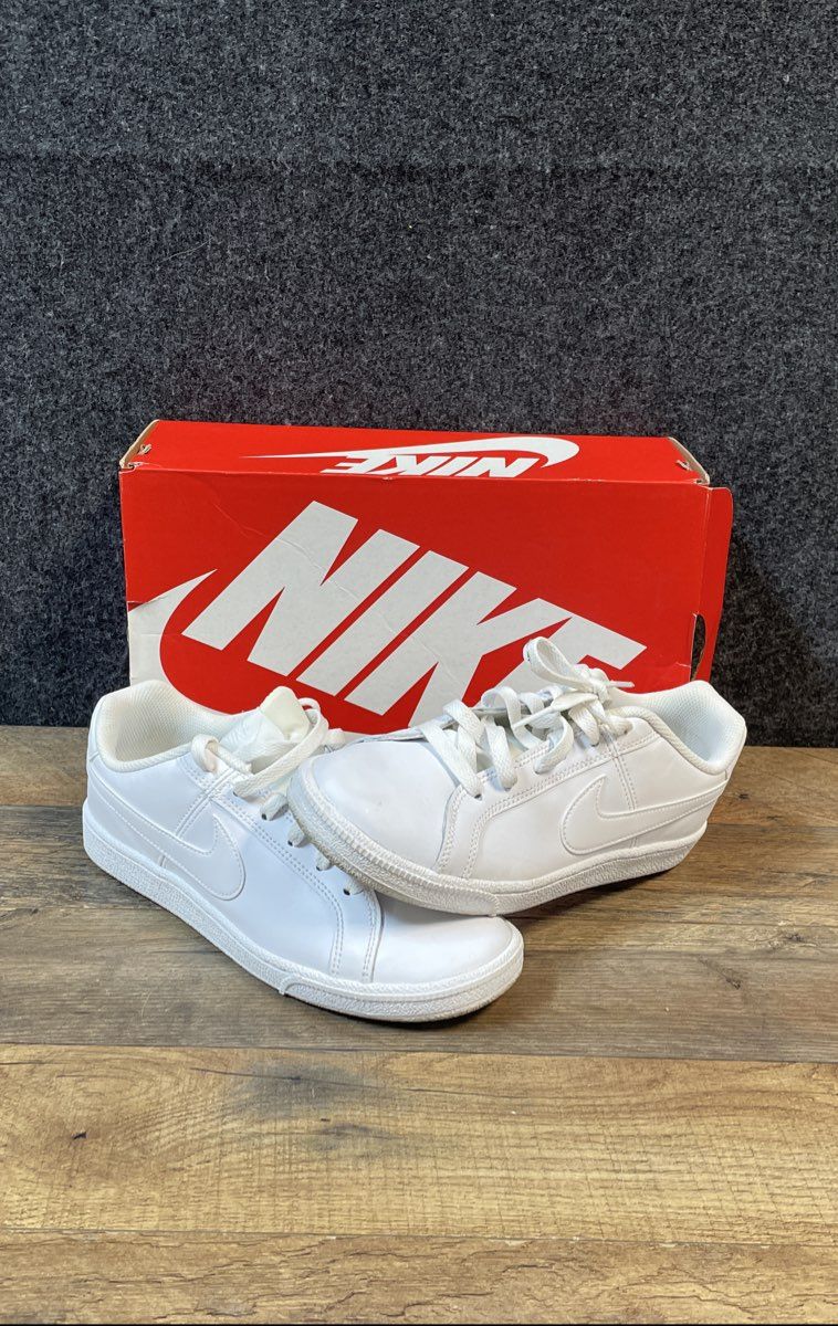 Nike Court Royale White Women's Low Top Sneakers Size 7