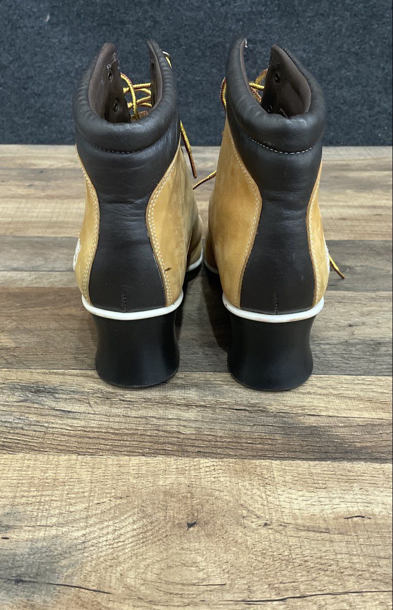Vintage Y2K Timberland 19345 Wheat Leather Square Toe Heeled Boots Size 10M
