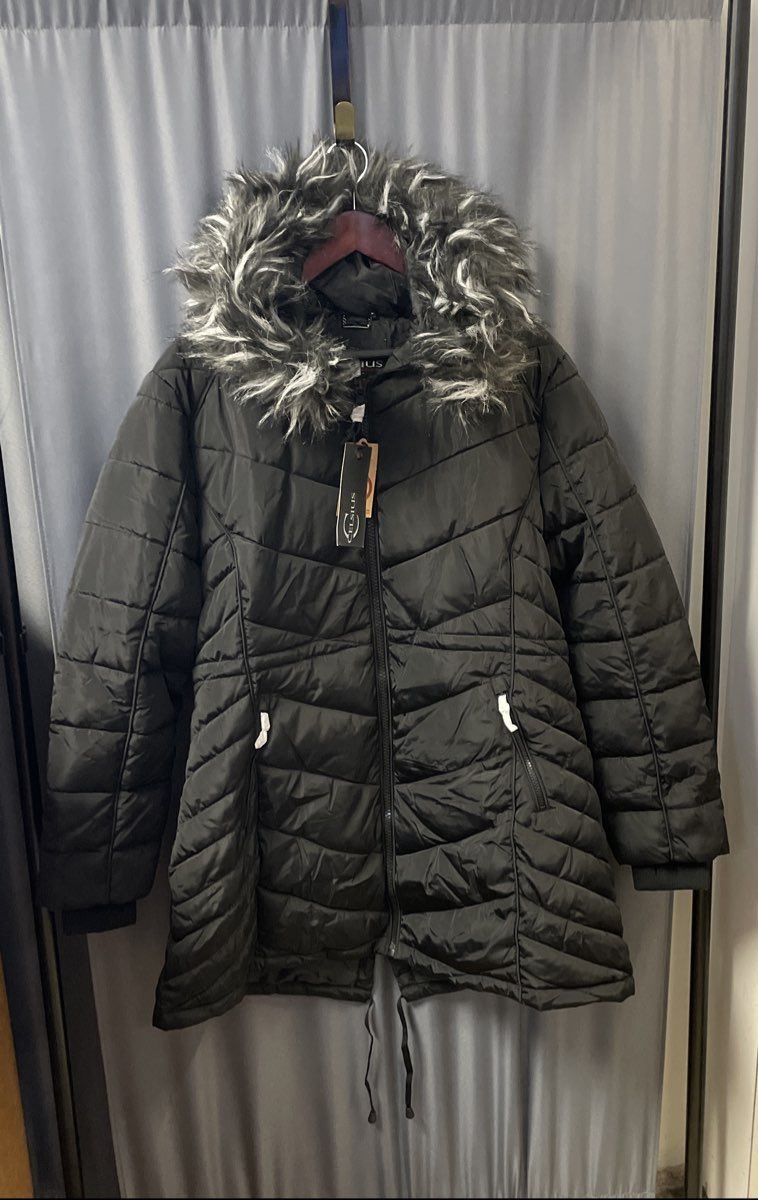 Celsius Premium Women's Black Quilted Parka Jacket Faux Fur Hood NWT Sz 1X