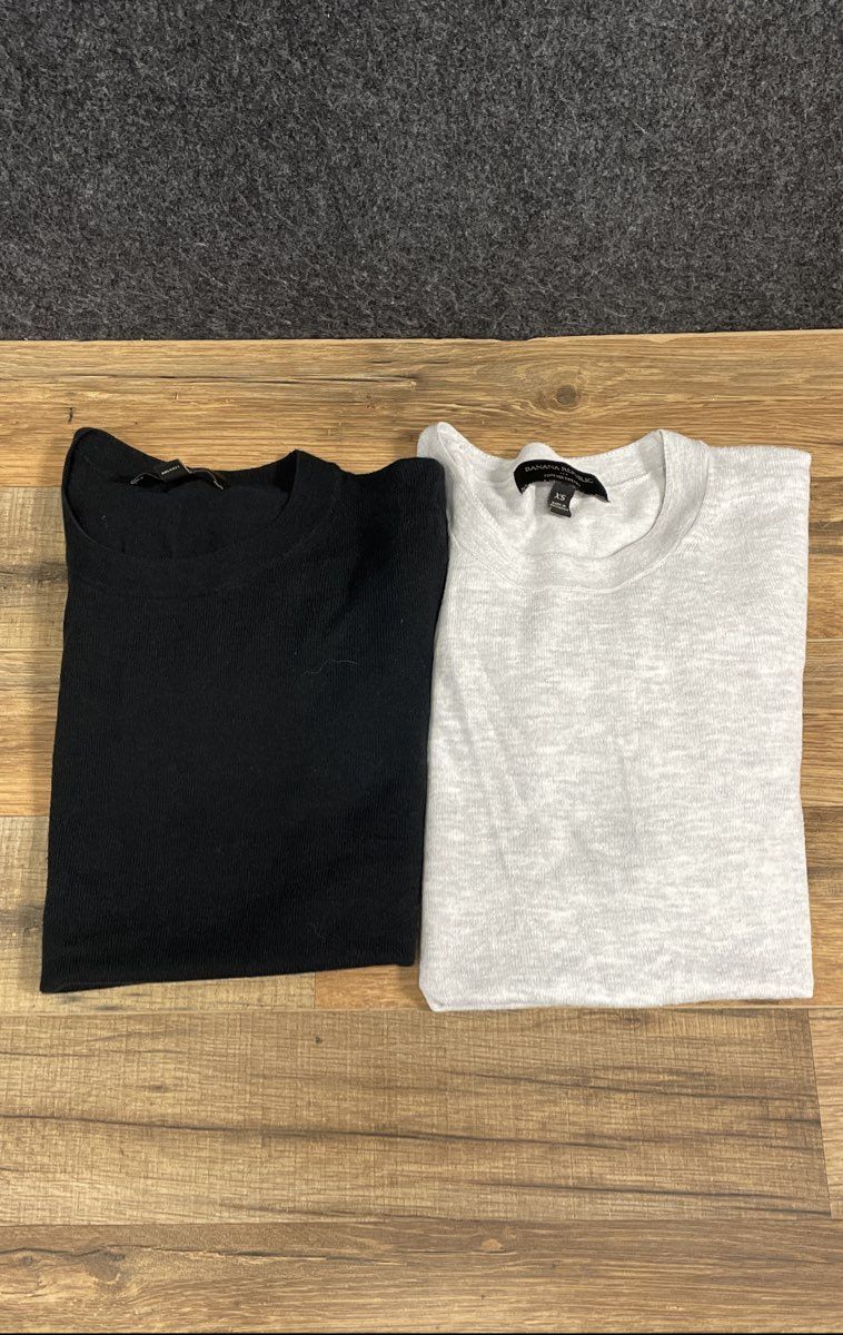 Banana Republic Women's Forever Sweater Lot of 2 Black Gray Crewneck Sz XS