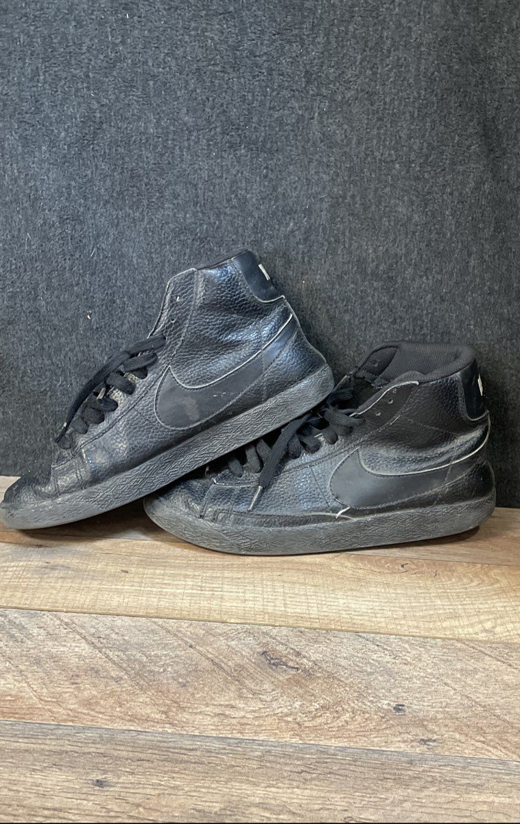 Nike Blazer Mid Black Tumbled Leather Gum Sole Youth Sneakers Size 6.5Y