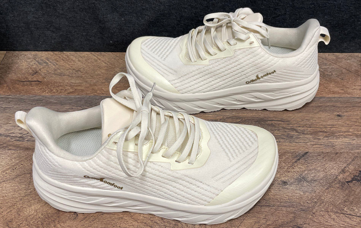 OrthoComfoot Women's Orthopedic Walking Shoes Cream White Sneakers Size 8 38.5