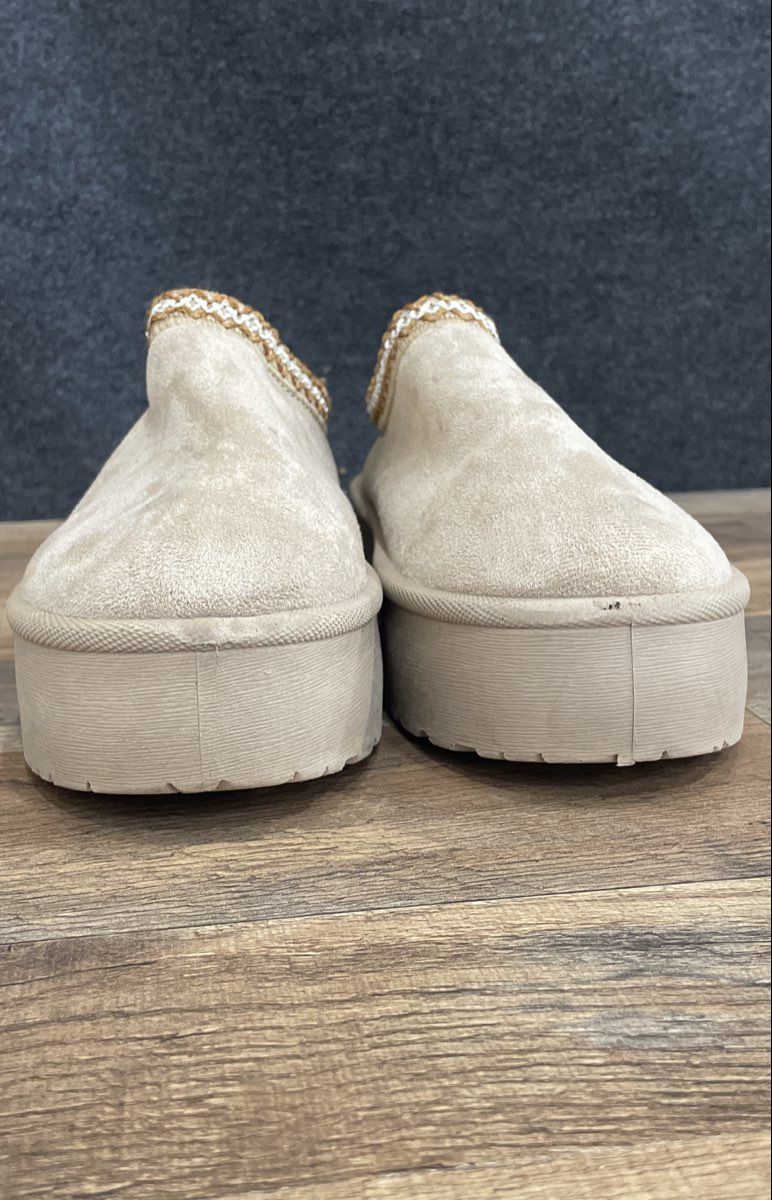 Mudd Stormy-13LP Tan Faux Suede Platform Slipper Mule Women's Size 9