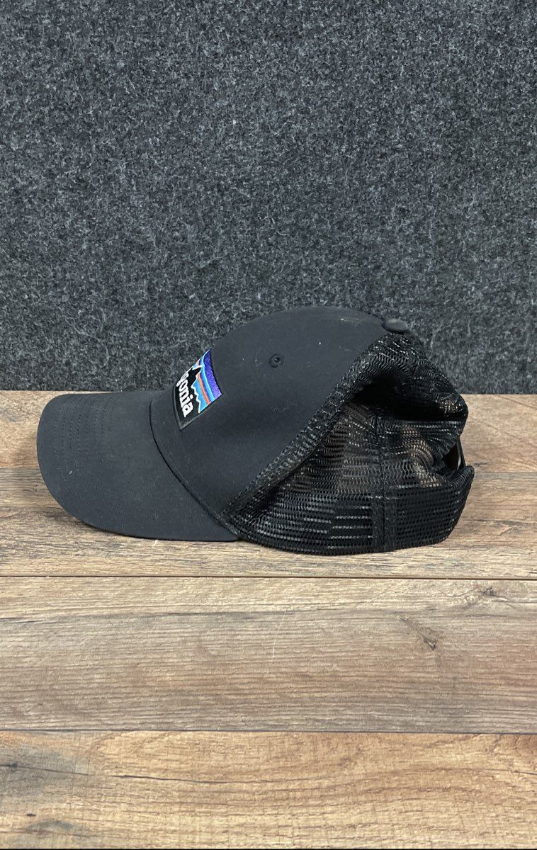 Patagonia Unisex P-6 Logo Trucker Hat Black Mesh Snapback Cap One Size