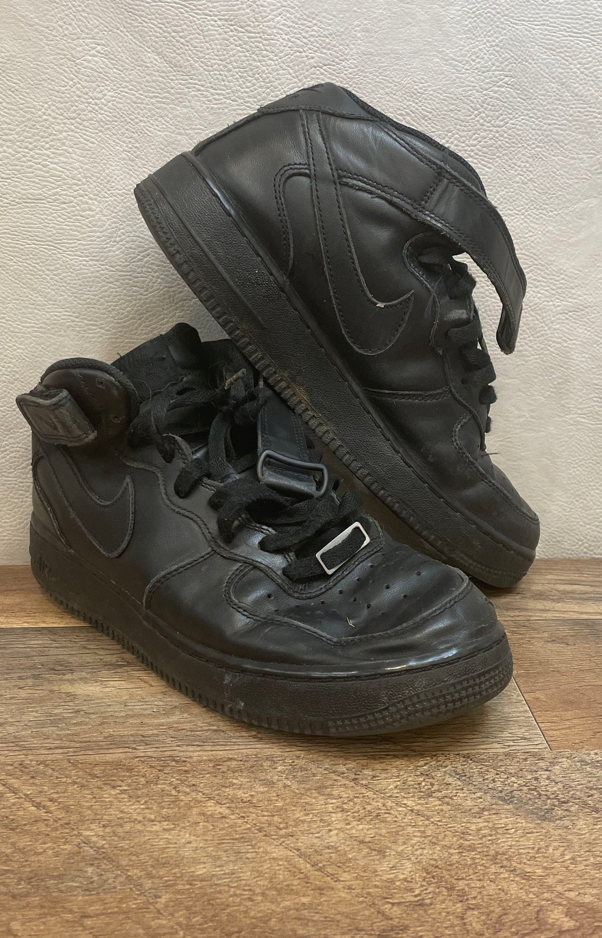 Nike Air Force 1 Mid '07 Triple Black Leather Sneakers Men's Size 8.5