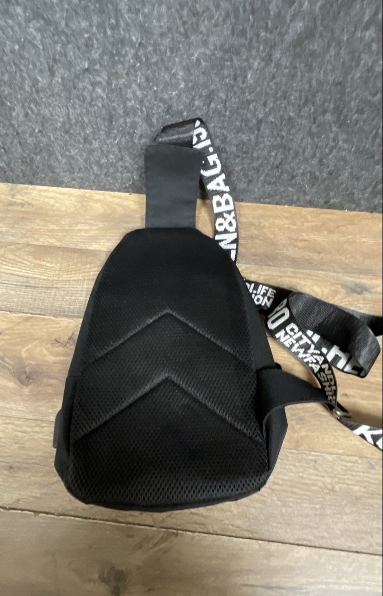 Kuchen & Bag.1980 Black Canvas Bear Graphic Sling Bag USB Port Crossbody