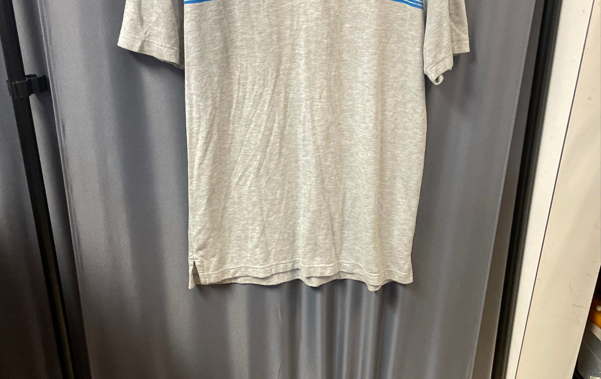 TravisMathew Men's Heather Gray Blue Striped Short Sleeve Polo Shirt Sz M