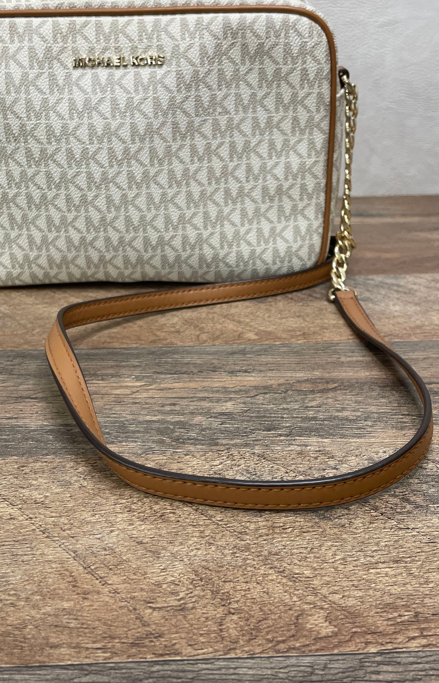 Michael Kors Vanilla Signature Jet Set Large Crossbody Bag Gold Hardware