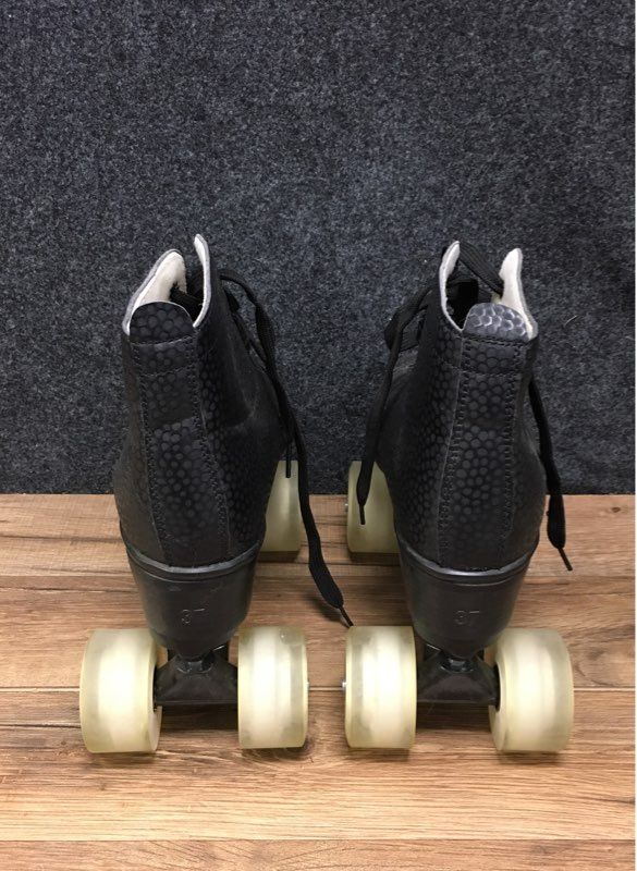Black Pebble High-Top Roller Skates with Light Up Wheels Size EU 37 / US W 7