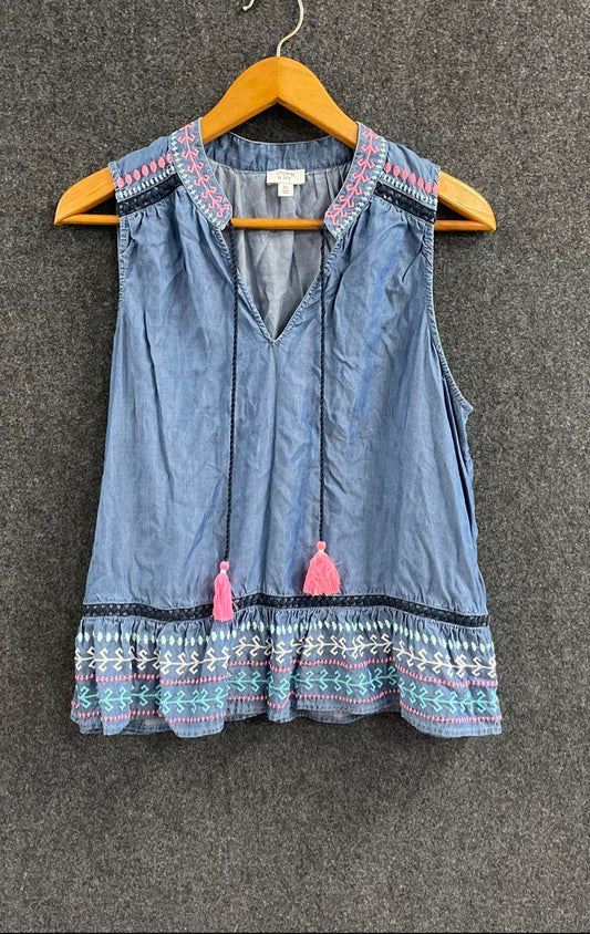 Women's Size XL Blue Crown & Ivy Tassel Denim Style Shirt