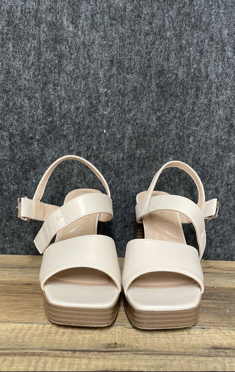 Berness Cobi Beige Faux Leather Platform Block Heels Women's Size 6