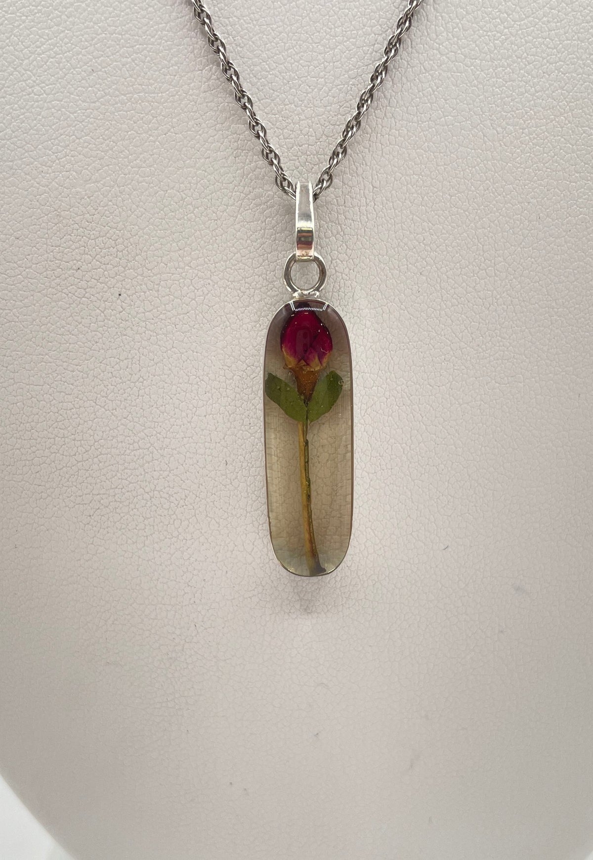 925 Sterling Silver Resin Red Rosebud Pendant W/ Rope Chain Necklace 3.9g