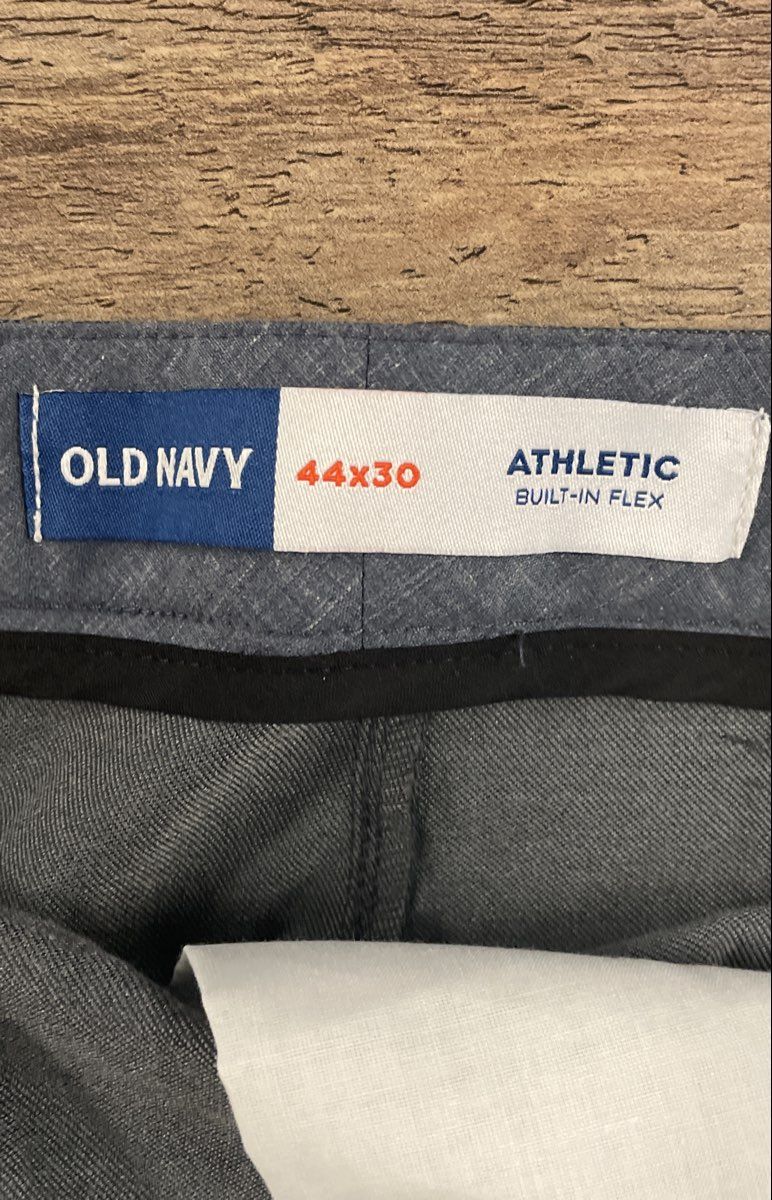 Old Navy Men's Gray Athletic Fit Built-In Flex Chino Trousers Size 44x30 NWT