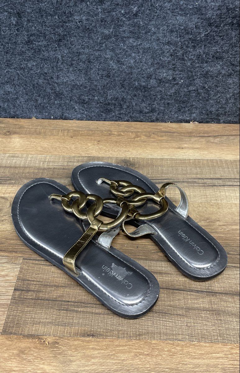 Calvin Klein Swift Metallic Gold Silver Chain Thong Sandals Women's Size 6M