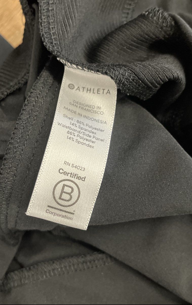 Athleta Women's Black Headliner Hybrid Ribbed Side Panel Tapered Pants Size 6