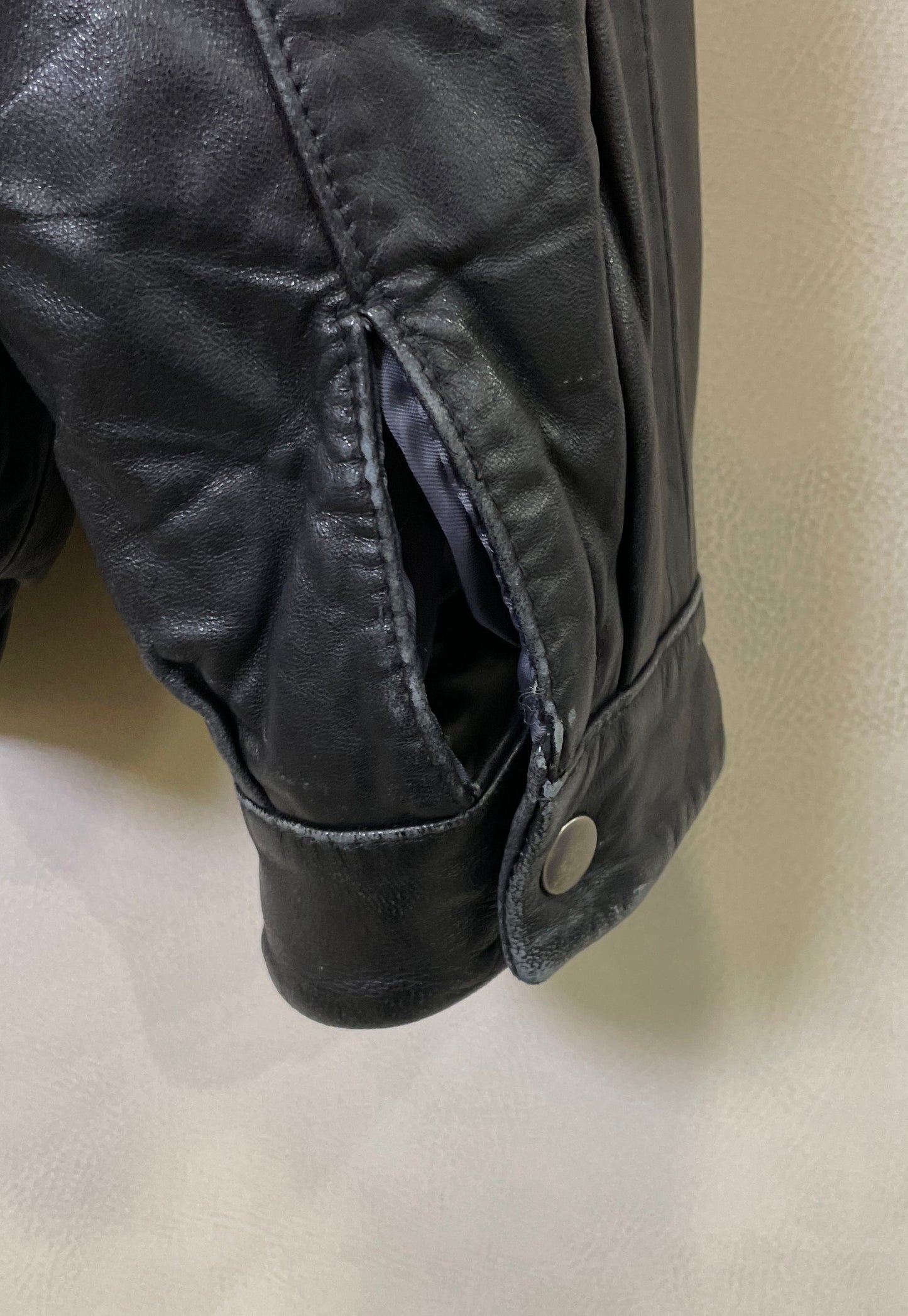 Van Heusen Men's Black Leather Bomber Jacket Full Zip Elastic Waist Sz L
