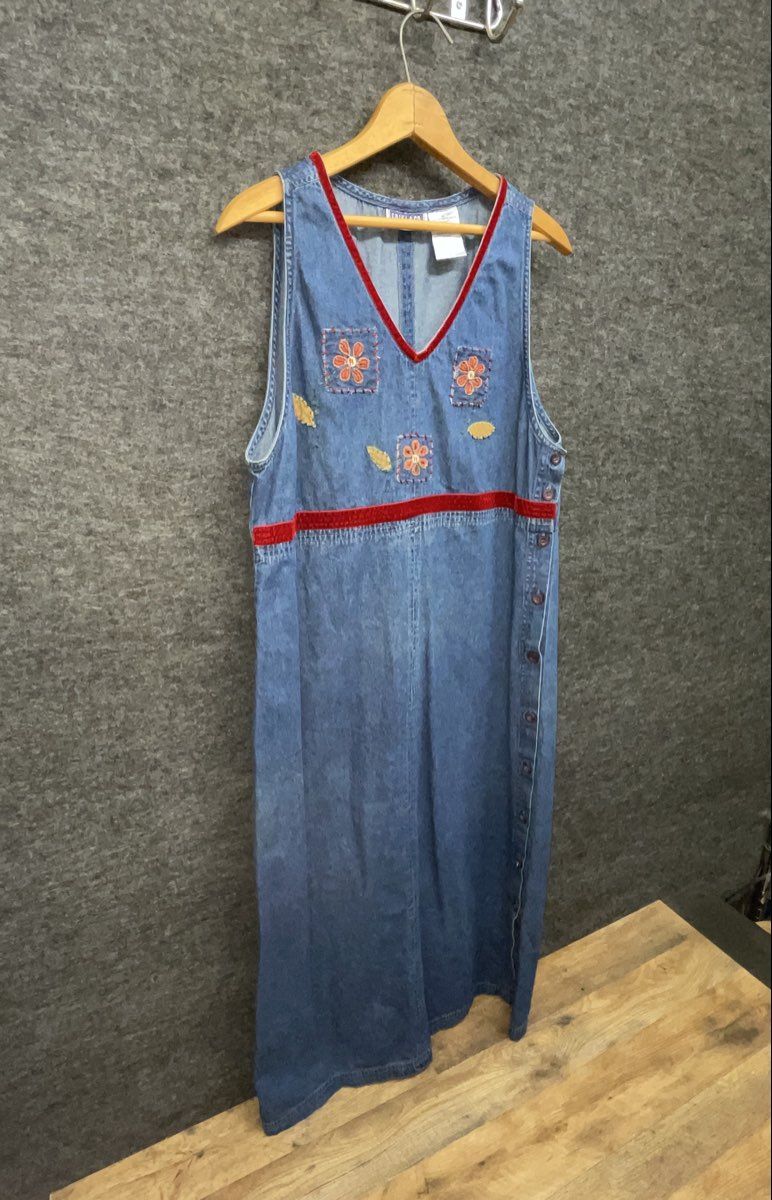 Erika & Co Women's Vintage 90s Denim Maxi Jumper Dress Blue Floral Red Trim Sz M