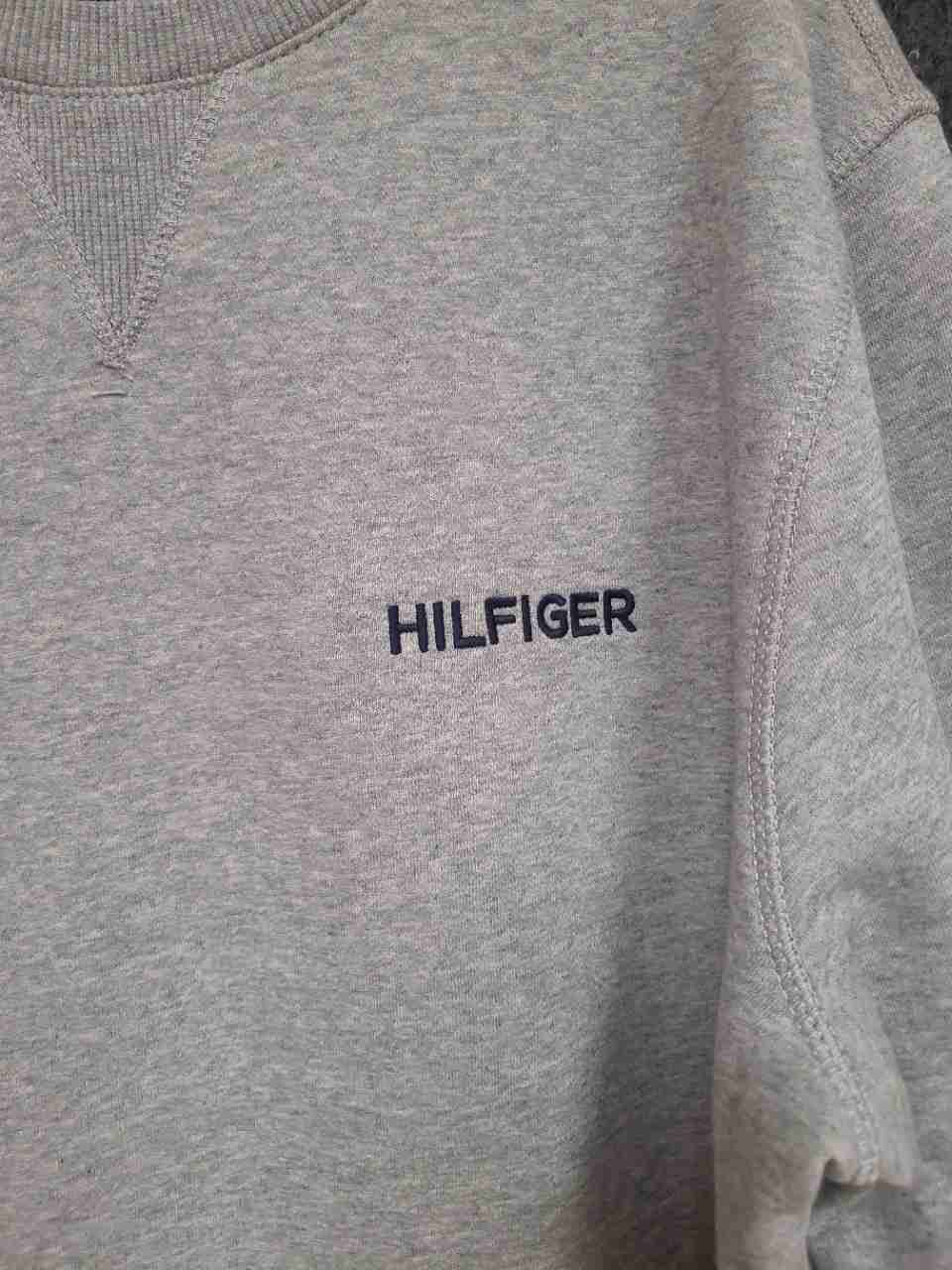 Tommy Hilfiger Boys Gray Crewneck Sweatshirt Embroidered Logo V-Stitch Sz L